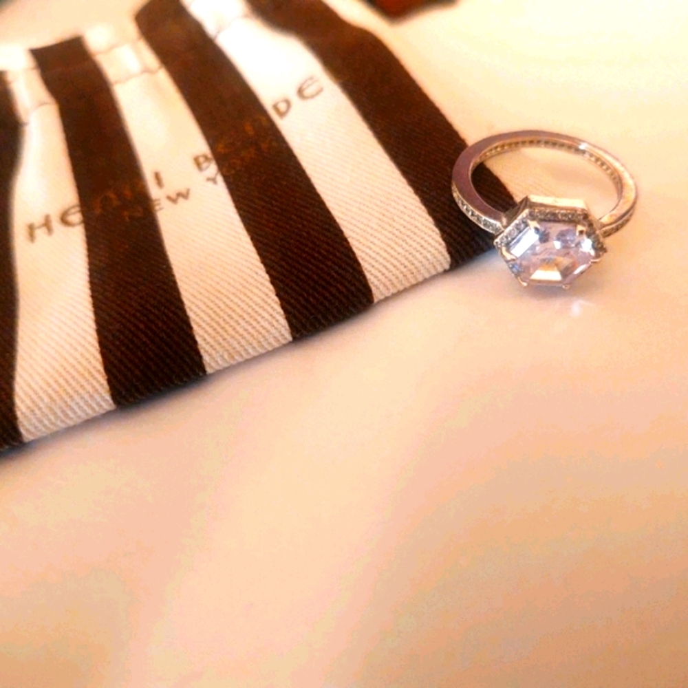 Henri bendel size 7 ring, crystal silver precious!